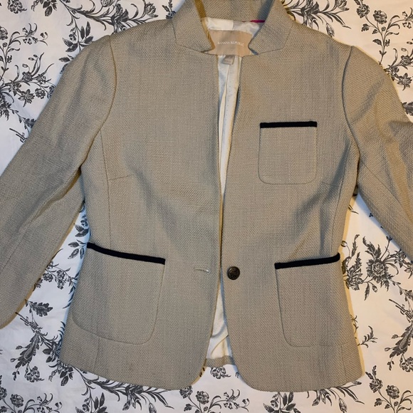 Blazer - Picture 2 of 6
